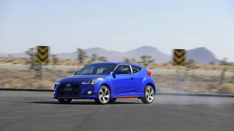  Hyundai Veloster Turbo R-Spec 2014 года  (фото 38 из 40)